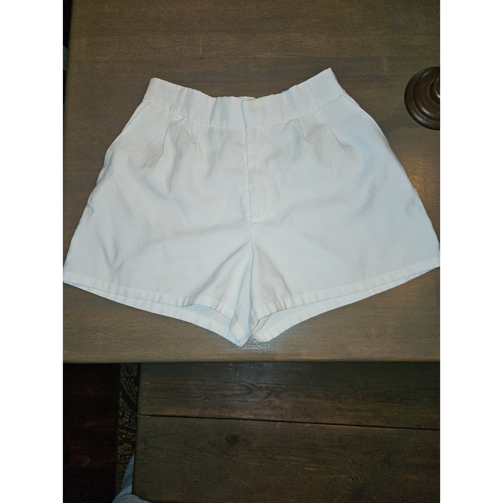 Stradivarius White Shorts. Linen Type Material. Crisp. Clean. Beach/cruise. Sz4